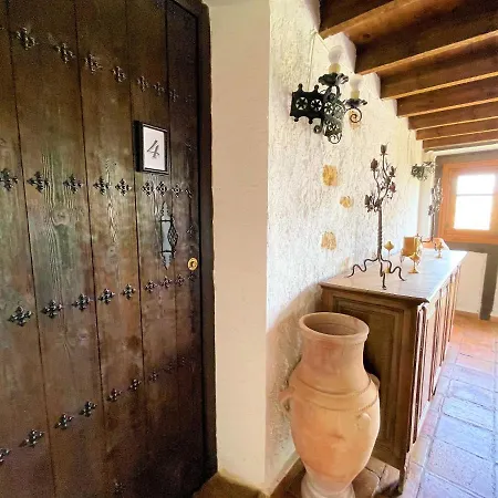 לינה וארוחת בוקר Casa Alta 2*